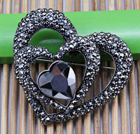 Black heart celebrity love brooch stunning vintage look retro style broach pin