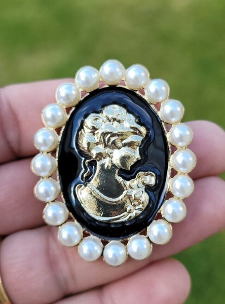 Jubilee Queen Brooch Vintage Look Cameo Beauty Broach Gold Plated Lady Pin K33