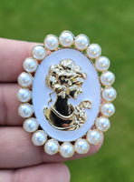 Jubilee Queen Brooch Vintage Look Cameo Beauty Broach Gold Plated Lady Pin K33