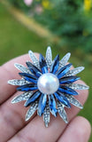 Flower Brooch Vintage Look Silver Plated Queen Design Broach Celebrity Pin K35