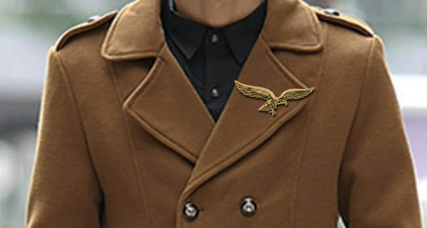 Flying eagle brooch vintage look silver gold plated suit coat broach collar pin