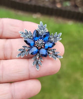 Flower brooch vintage look silver plated celebrity star broach queen pin u25 new