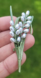 Flower brooch celebrity good luck pearl pin vintage look king queen broach s10