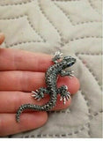 Vintage look silver plated lizard brooch suit coat gecko broach pin collar l14