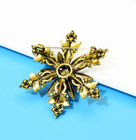 Snowflake brooch celebrity flower pin vintage look gold plated queen broach i35