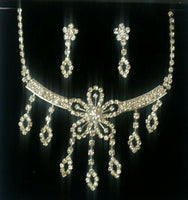 Elegant and stylish bollywood silver plated stunning diamante flower necklace