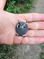 Celebrity grey owl brooch design vintage look queen broach silver plated pin ggg