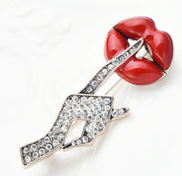 Celebrity sussh lips brooch vintage look gold plated suit coat broach pin jjj18