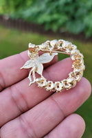 Valentine flower brooch vintage look celebrity broach gold plated pin ggg86