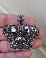 Crown brooch stunning vintage look silver plated stones royal design broach k12