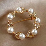 Faux pearls wreath brooch vintage look gold plated celebrity broach pin u20 new