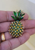 Pineapple brooch vintage look gold plated retro enamel celebrity broach pin k22