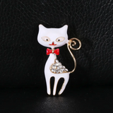 White Cat Brooch Vintage Look Gold Plated Retro Enamel Celebrity Broach Pin K20W